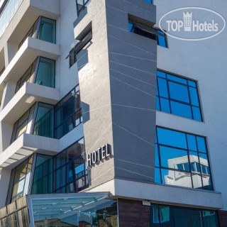 Фото отеля Adriano Hotel 4*
