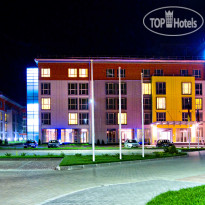Ambassador Hotel & Suites Kaluga Ночной вид гостиницы