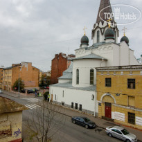 Hostel Spirit House Храм Метрополита Петра (Москов