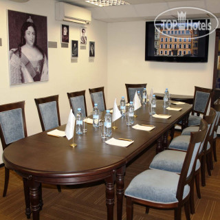 Фото отеля Cronwell Inn Стремянная 3*