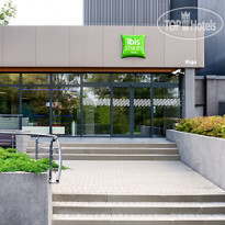 Ibis Styles Riga Вход в гостиницу