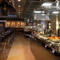 Hyatt Regency Oryx Doha Choices Restaurant with Intern