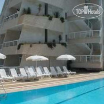 Castel Mare Beach Hotel & Resort Терраса у бассейна