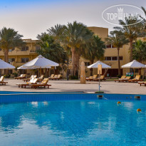 Swimming pool в Amwaj Oyoun Resort & Casino 5*