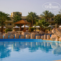 Swimming pool в Amwaj Oyoun Resort & Casino 5*