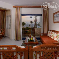 Amphoras Beach Hotel 