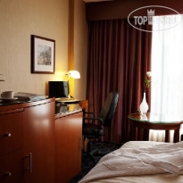 Executive Airport Plaza Hotel & Conference Centre 