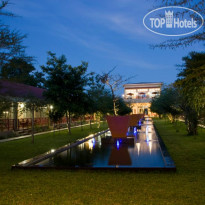 Courtyard Victoria Falls 