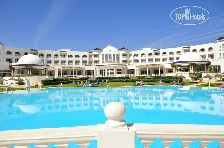 Фотографии отеля  Golden Tulip Taj Sultan Resort 5*