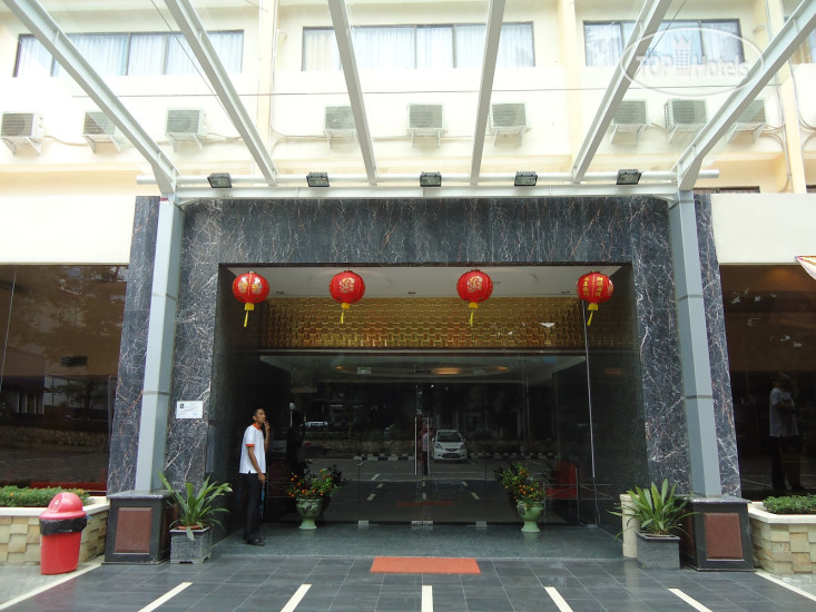 Фотографии отеля  Grand Surabaya Hotel 3*
