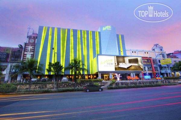 Фотографии отеля  Whiz Prime Kelapa Gading 3*