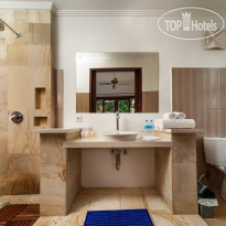 Discovery Candidasa Cottages and Villas Villa bathroom