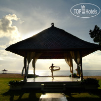Nusa Dua Beach Hotel & Spa Morning Yoga