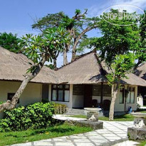 Alit Beach Bungalows 