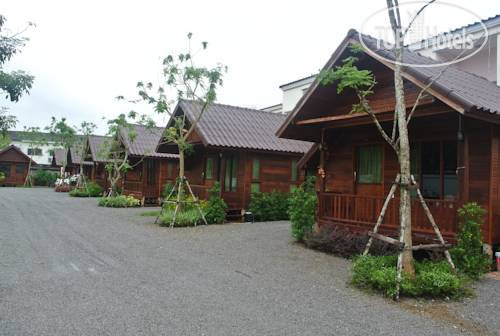 Фотографии отеля  Ruenthong Resort Surat Thani 2*