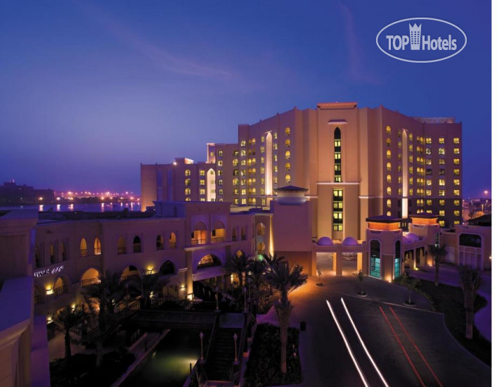 Фотографии отеля  Traders Hotel Qaryat Al Beri 4*