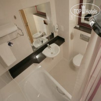 Premier Inn Abu Dhabi Capital Centre Ванная комната