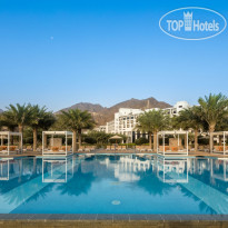 Infinity Pool  в InterContinental Fujairah Resort 5*