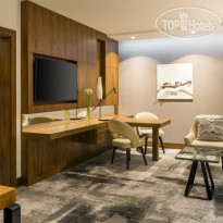 Le Meridien Dubai Hotel & Conference Centre Deluxe Suite - Lounge