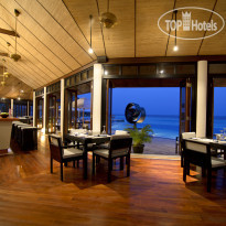 Lily Beach Resort & Spa Huvahendhoo Aqva Bar