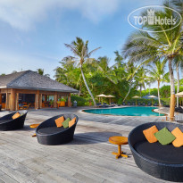 Kuredu Resort Maldives O' Resort, O'Pool