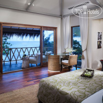 Taj Coral Reef Resort & Spa Nirvana Suite - спальня