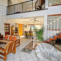 Carana Hilltop Villa Lots of living space
