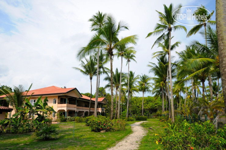Фотографии отеля  Cocomar Residences & Beachfront Hotel 4*