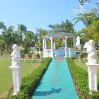 Brisas Guardalavaca Wedding Gazebo