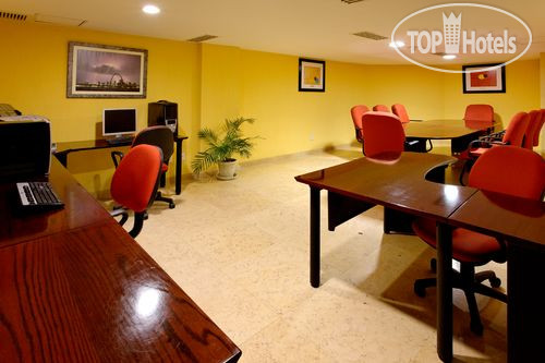 Фотографии отеля  Holiday Inn Express Nuevo Laredo 2*