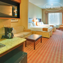Holiday Inn Express Hotel & Suites Corona 