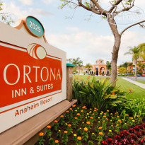 Cortona Inn & Suites Anaheim Resort 