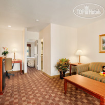 Cortona Inn & Suites Anaheim Resort 