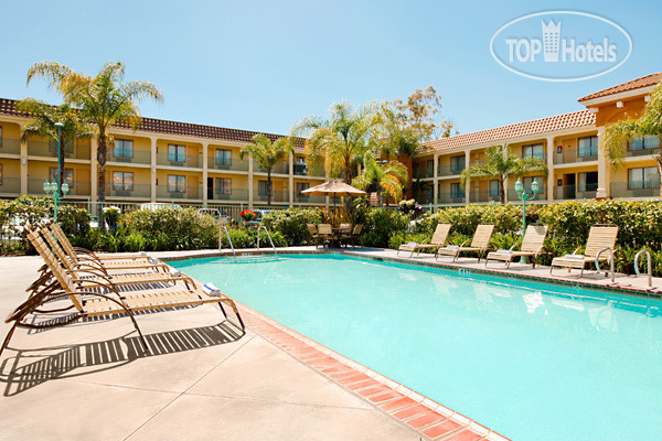 Фотографии отеля  Cortona Inn & Suites Anaheim Resort 3*