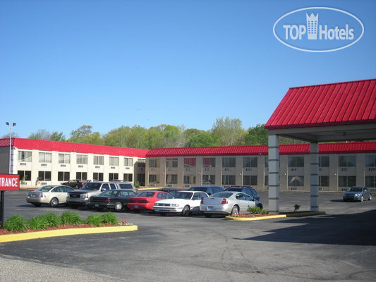 Фотографии отеля  Red Roof Inn & Suites Muskegon Heights 2*