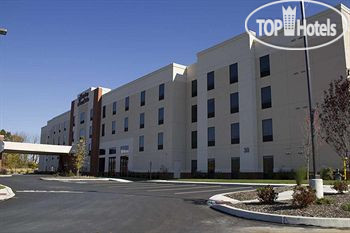 Фотографии отеля  Hampton Inn & Suites Harrisburg North 3*