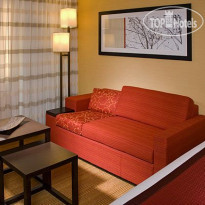 Courtyard by Marriott Indianapolis Airport 