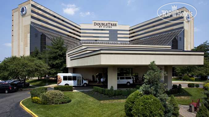 Фотографии отеля  DoubleTree by Hilton Hotel Newark Airport 3*