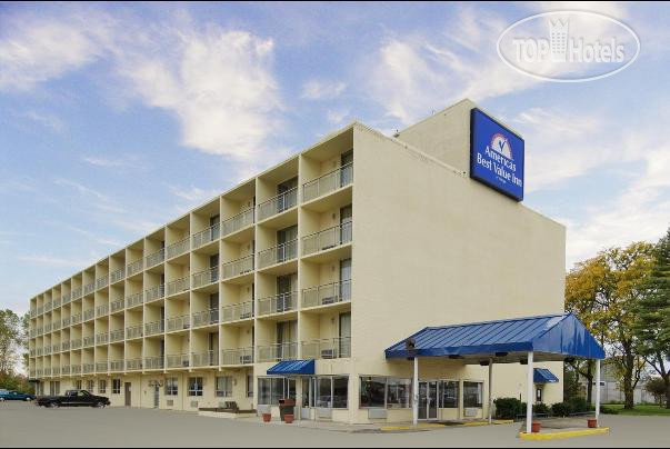 Фотографии отеля  Americas Best Value Inn-Cleveland Airport 2*