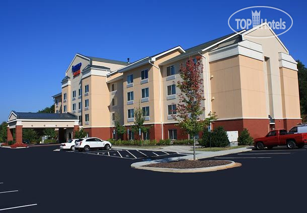 Фотографии отеля  Fairfield Inn & Suites Greensboro Wendover 2*