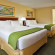 Holiday Inn Express Atlanta Airport 