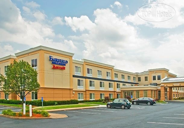 Фотографии отеля  Fairfield Inn & Suites Hartford Airport 3*