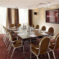 Crowne Plaza London Ealing Trafalgar Suite