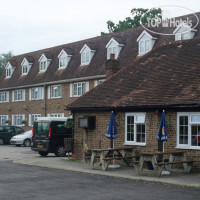 Days Hotel Gatwick 3*