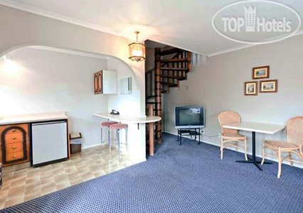 Фотографии отеля  Econo Lodge The Villas 3*