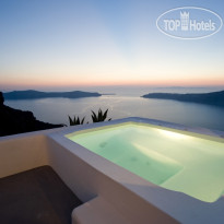 Grace Santorini Junior Suite Plunge Pool Exter