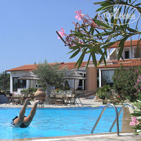 Antigoni Beach & Suites 