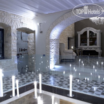 Torri E Merli Boutique Hotel Flying Candals in the lobby