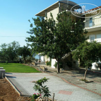 Alonia Studios & Apartments 3*