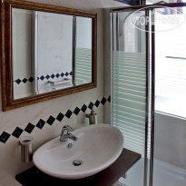 Antica Dimora Suites Bathroom with shower ( hydro-m